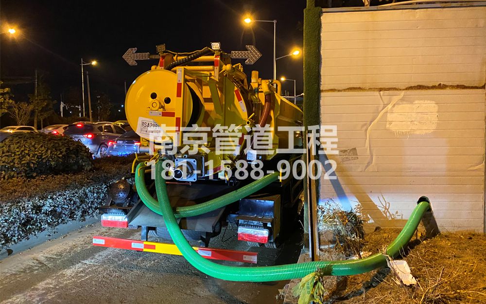 266上海临时工地抽粪